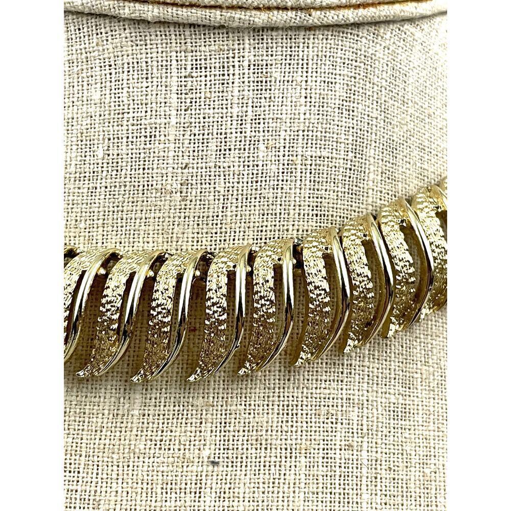 VTG Kramer Gold Tone Bib Necklace‎ Signed MCM Textured Statement 15" - Picture 3 of 12